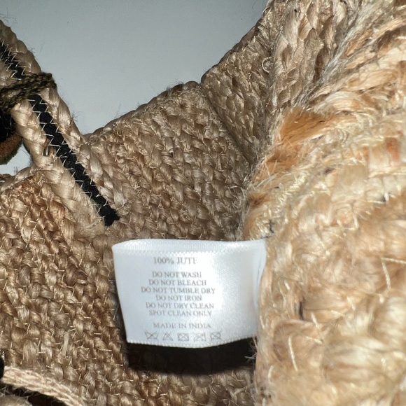 ‼️New America & Beyond Leopard Handwoven Jute Tan Tote with Tassels - Picture 6 of 9